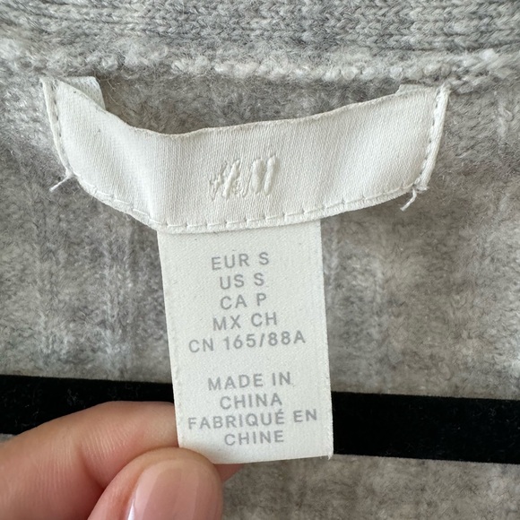 H&M Gray Cardigan Size Small - Picture 2 of 3